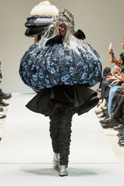 Look 13